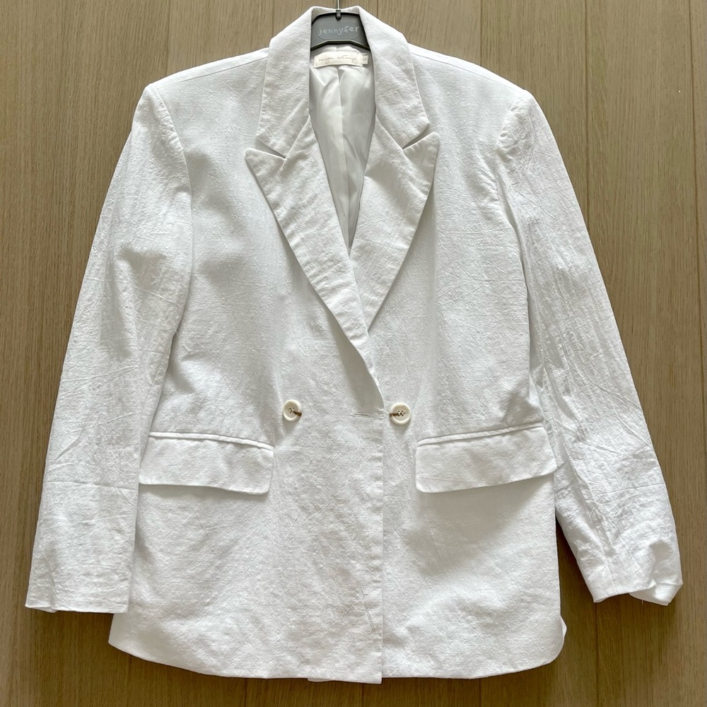 Suite white